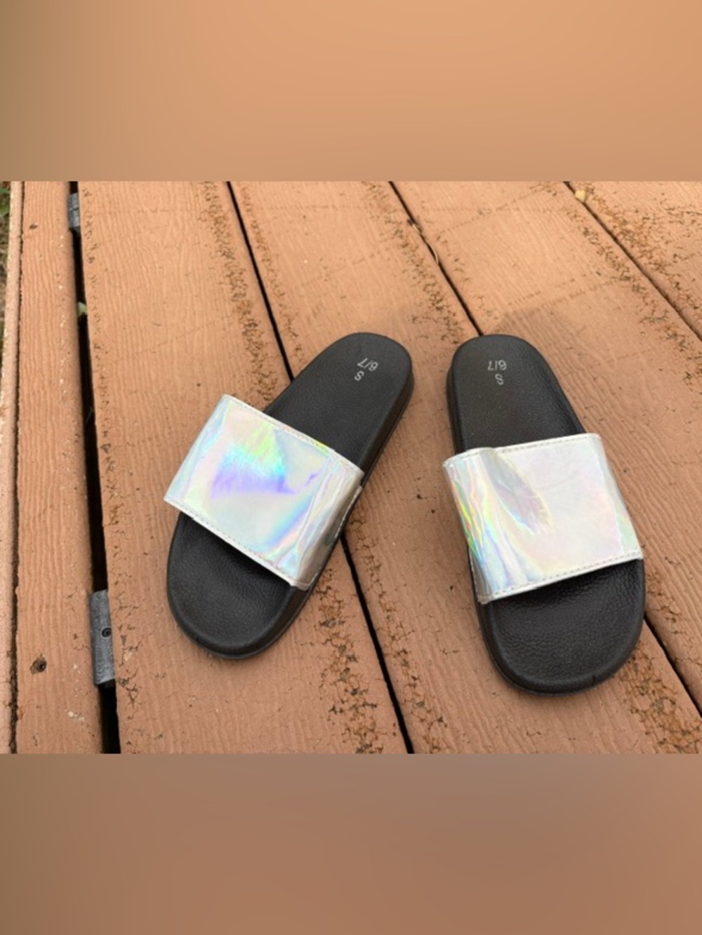 Iridescent Silver + Black Pool/Lounging Slides great condition women's size 6/7
